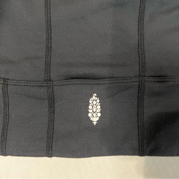 Free people movement high neck cut out tank top/sports bra Size medium - Black - Picture 3 of 6